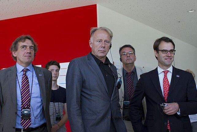 MdB Jürgen Trittin besucht SMA: Solarstrom könnte Netzausbaukosten signifikant senken