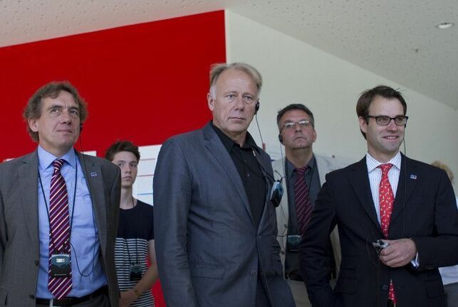 MdB Jürgen Trittin besucht SMA: Solarstrom könnte Netzausbaukosten signifikant senken