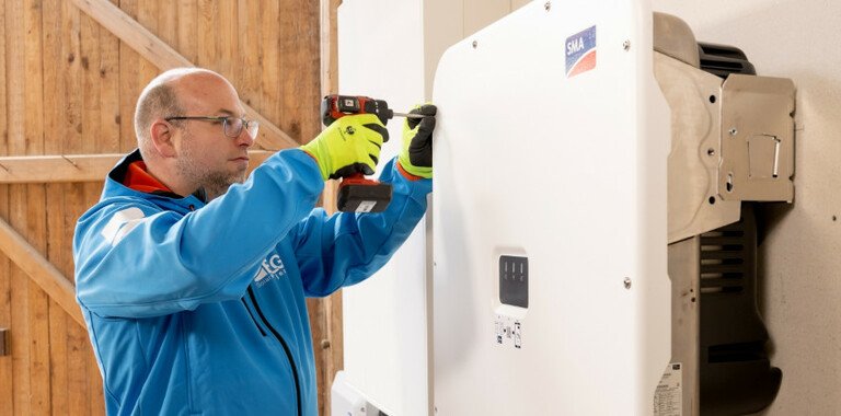 Ersatzteile und Zubehör gibt es im SMA Online Shop