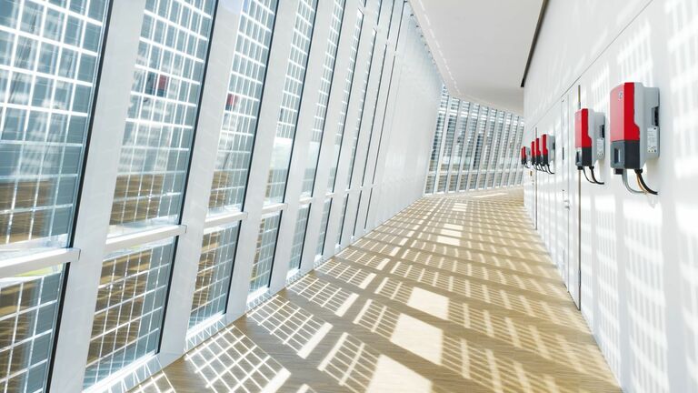 SMA Solar Technology AG liefert Wechselrichter für Japans größtes PV-Kraftwerk