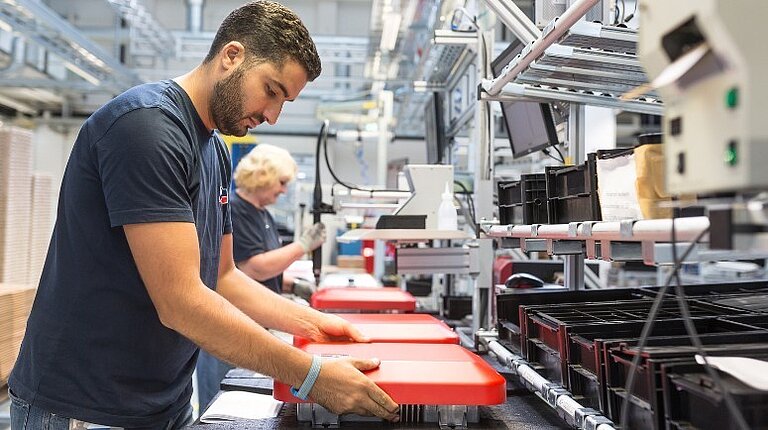 Jeder zweite Solaranlagenbetreiber in Deutschland setzt auf Wechselrichter von SMA