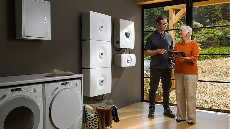Intersolar 2023: SMA präsentiert flexible Kombination aus PV und Speicher für den Energiebedarf im Eigenheim