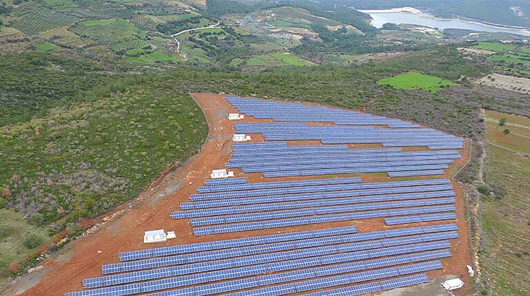 Perspectives ensoleillées : SMA fournit des systèmes pour la plus grande centrale photovoltaïque en Turquie