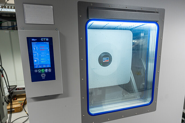 SMA Wechselerichter im Testcenter