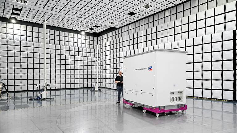 SMA erweitert Speicherlösungen mit leistungsstarkem Batterie-Wechselrichter Sunny Central Storage UP-S