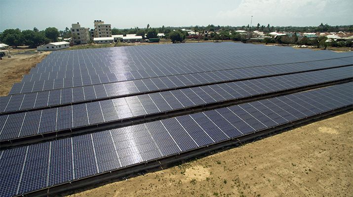PV-Hybrid-System von SMA senkt die Stromkosten in Ostafrikas größter Salzfabrik