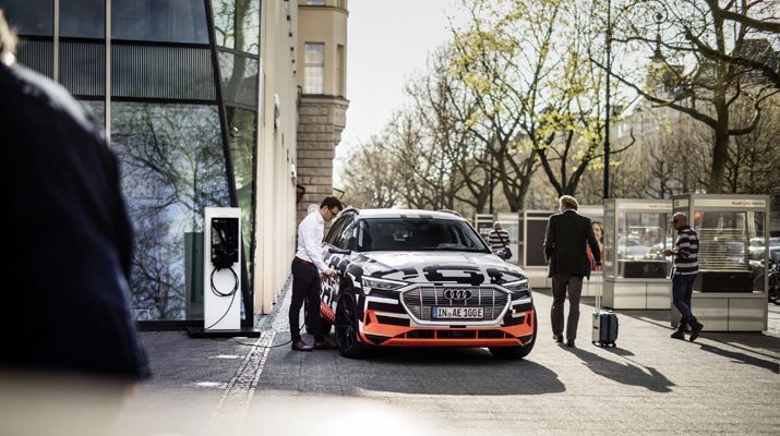 SMA Solar Technology AG und Audi kooperieren zur Einbindung der E-Mobilität ins häusliche Energiemanagement